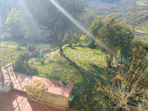 casa indipendente in vendita a Pelago in zona Carbonile