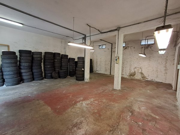 locale di sgombero in vendita a Pelago in zona San Francesco