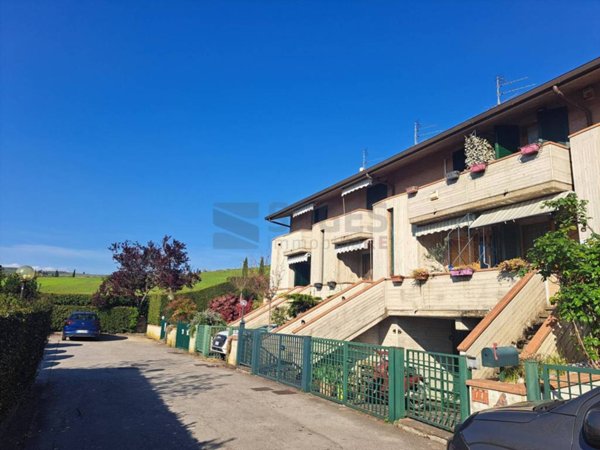 casa indipendente in vendita a Pelago in zona Carbonile