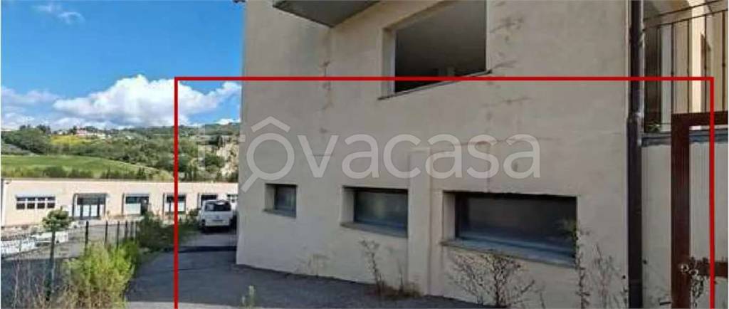 locale di sgombero in vendita a Pelago