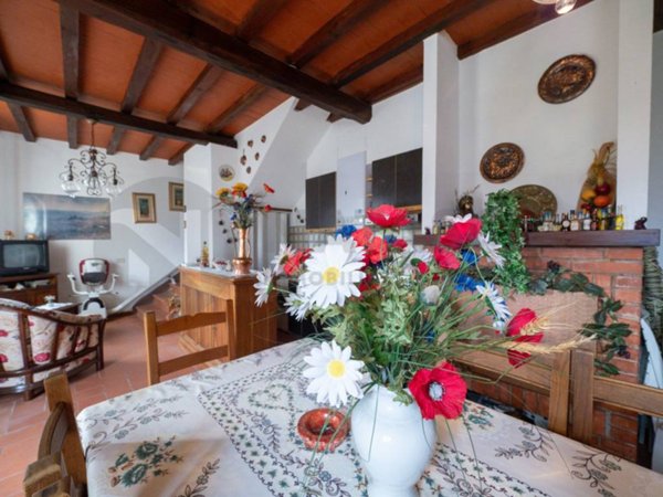 casa indipendente in vendita a Pelago