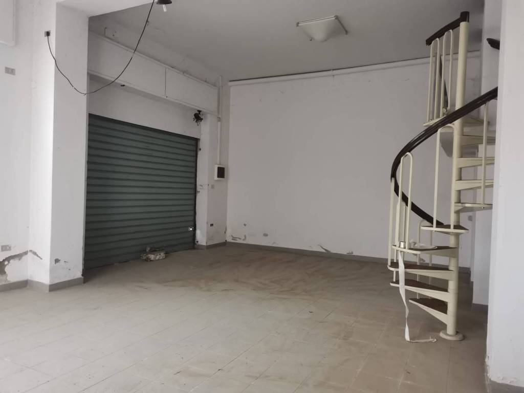 intera palazzina in vendita a Pelago in zona San Francesco