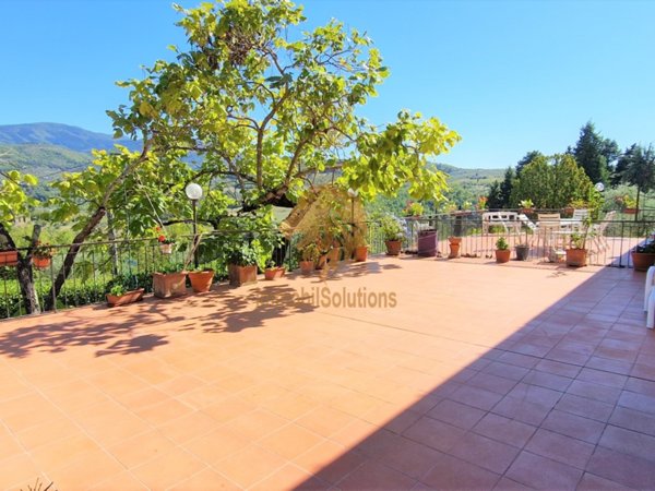 casa indipendente in vendita a Pelago