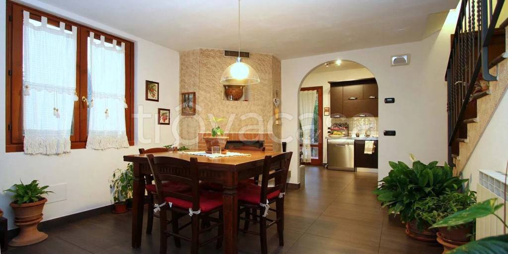 casa indipendente in vendita a Pelago in zona Paterno