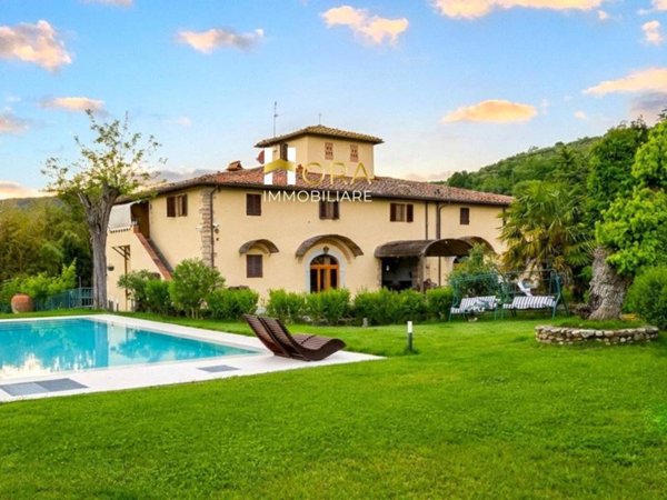 casa indipendente in vendita a Pelago