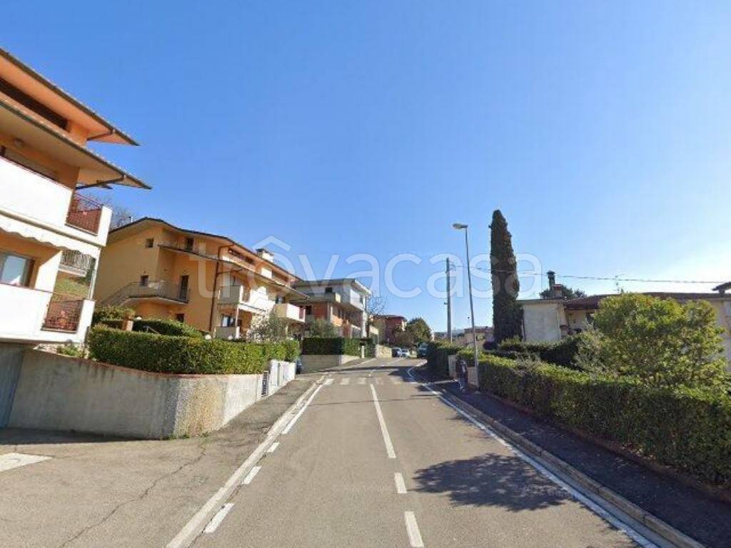 locale commerciale in vendita a Pelago in zona Palaie
