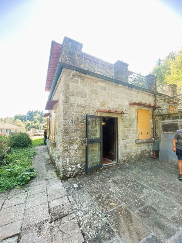 casa indipendente in vendita a Pelago in zona Consuma