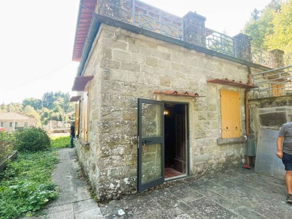 casa indipendente in vendita a Pelago in zona Diacceto