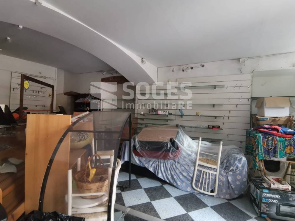 locale commerciale in vendita a Pontassieve