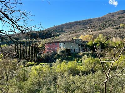 casa indipendente in vendita a Pontassieve in zona Santa Brigida
