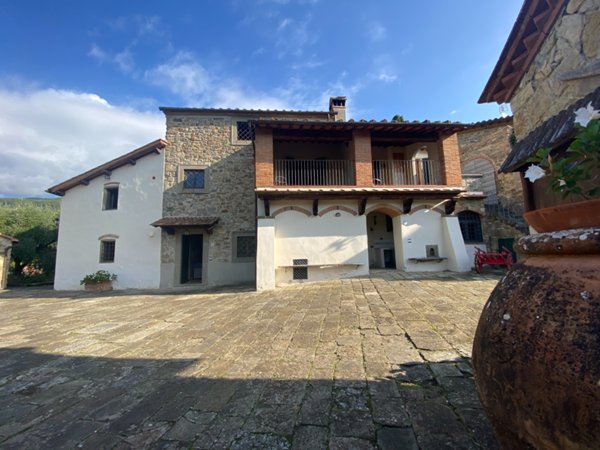 casa indipendente in vendita a Pontassieve