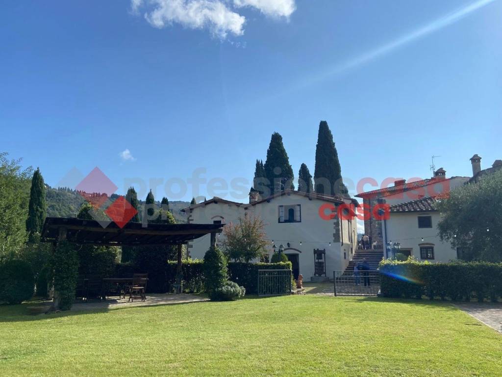 intera palazzina in vendita a Pontassieve