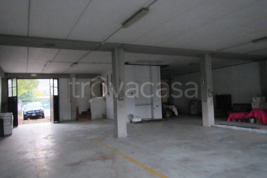 locale commerciale in vendita a Pontassieve