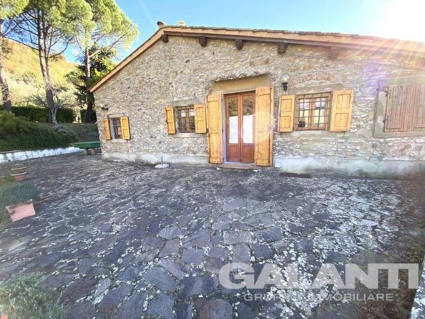 casa indipendente in vendita a Pontassieve in zona Colognole