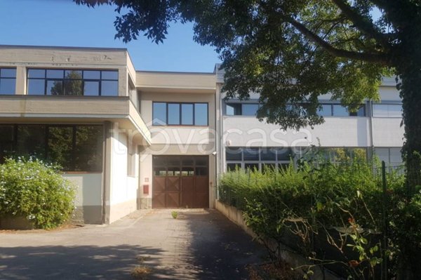 locale commerciale in vendita a Pontassieve