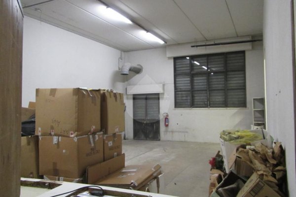 locale commerciale in vendita a Pontassieve