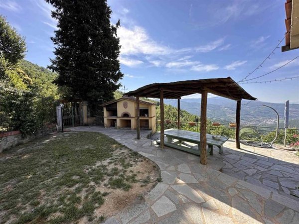 casa indipendente in vendita a Pontassieve in zona Colognole