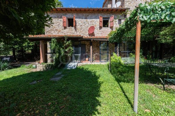 casa indipendente in vendita a Pontassieve in zona Santa Brigida