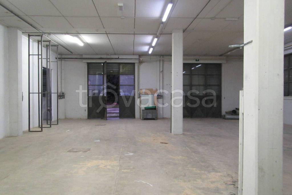 locale commerciale in vendita a Pontassieve