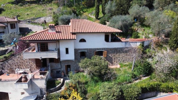 casa indipendente in vendita a Pontassieve