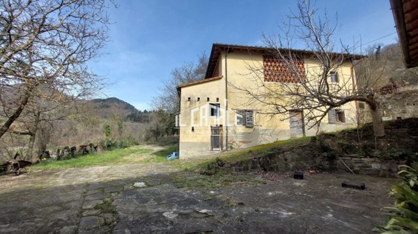 casa indipendente in vendita a Pontassieve in zona Colognole