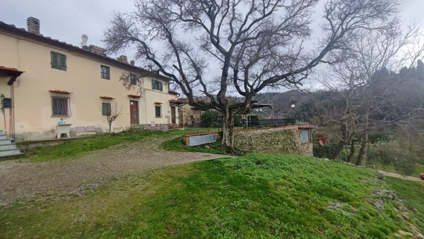 appartamento in vendita a Pontassieve in zona Acone