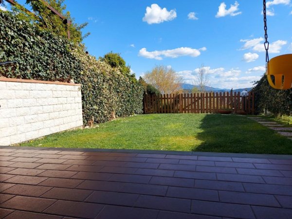 appartamento in vendita a Pontassieve in zona Fornello