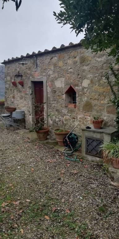 casa indipendente in vendita a Pontassieve in zona Santa Brigida