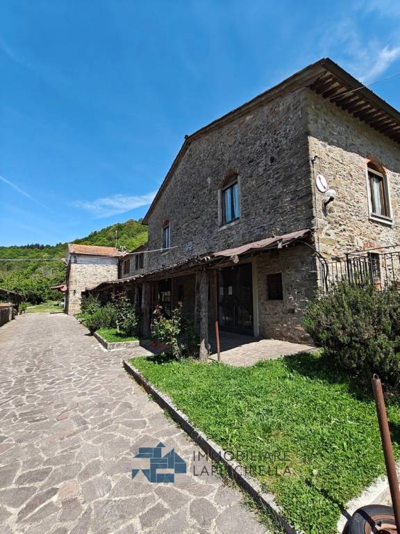 casa indipendente in vendita a Pontassieve in zona Colognole