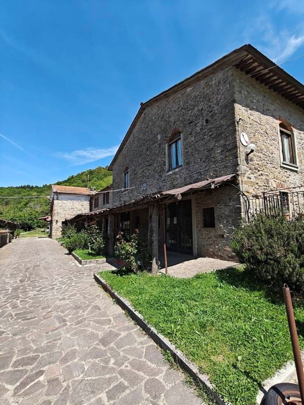 locale di sgombero in vendita a Pontassieve in zona Colognole