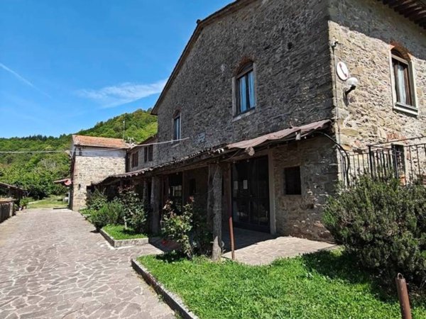 locale di sgombero in vendita a Pontassieve in zona Acone
