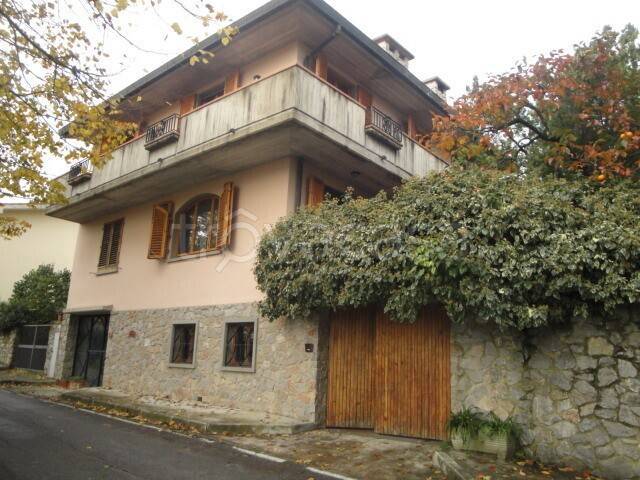 casa indipendente in vendita a Pontassieve in zona Doccia