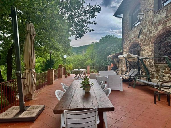 casa indipendente in vendita a Pontassieve