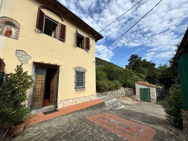 casa indipendente in vendita a Pontassieve