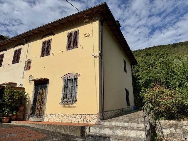 casa indipendente in vendita a Pontassieve