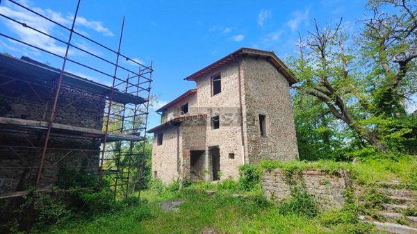 casale in vendita a Pontassieve in zona Santa Brigida