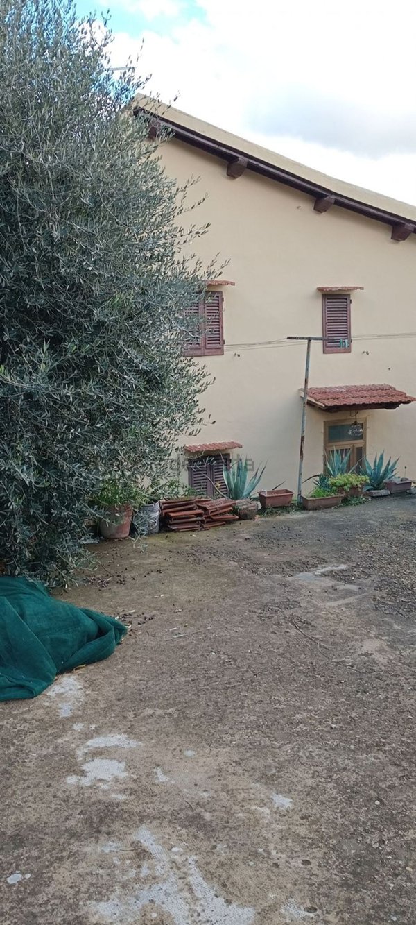 casa indipendente in vendita a Pontassieve