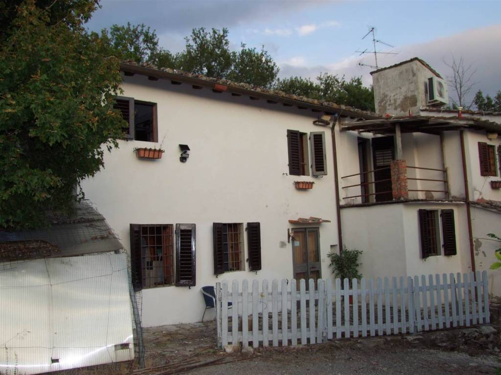 casa indipendente in vendita a Pontassieve in zona Doccia