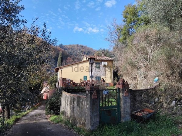 casa indipendente in vendita a Pontassieve in zona Montebonello