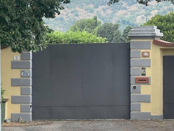 casa indipendente in vendita a Pontassieve in zona Acone