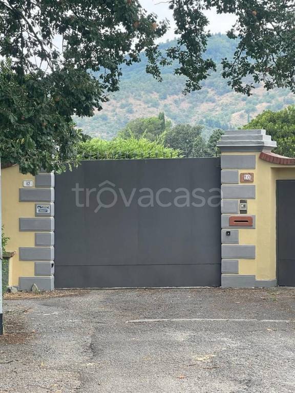 casa indipendente in vendita a Pontassieve in zona Acone