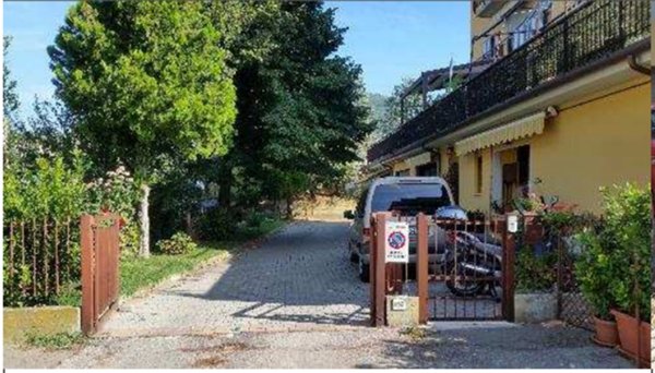 locale di sgombero in vendita a Pontassieve