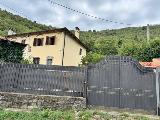 casa indipendente in vendita a Pontassieve