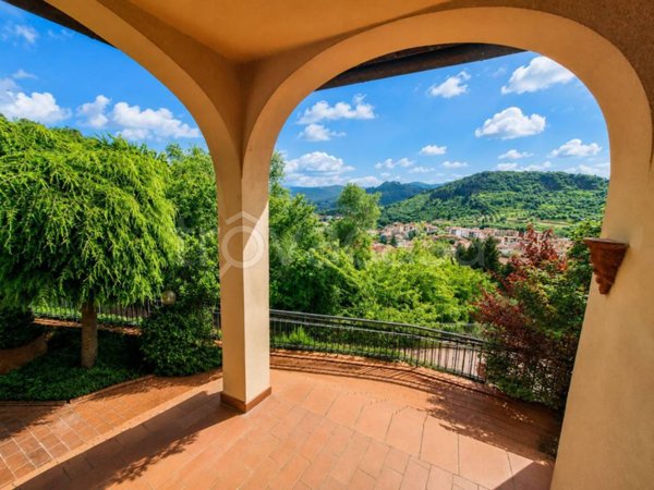 casa indipendente in vendita a Pontassieve
