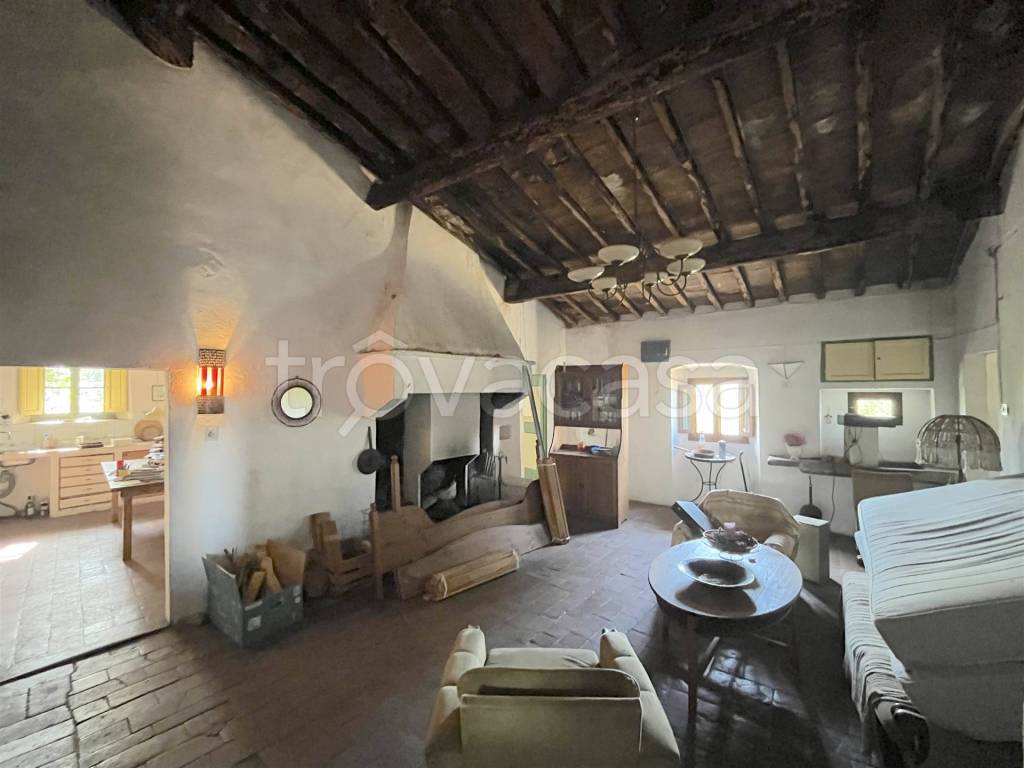casa indipendente in vendita a Pontassieve in zona Acone