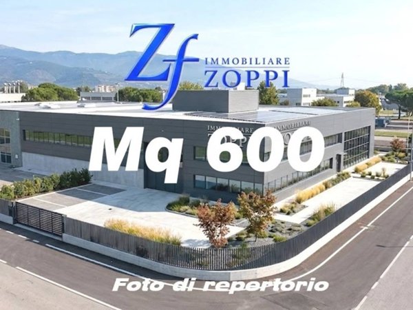 locale commerciale in vendita a Pontassieve