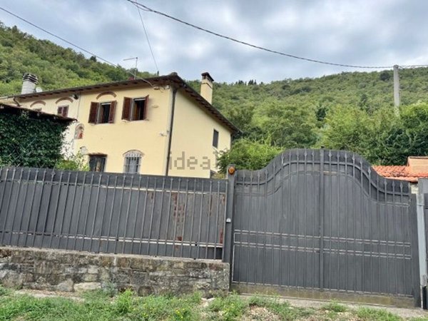 casa indipendente in vendita a Pontassieve