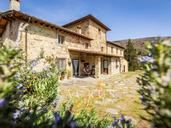 casa indipendente in vendita a Pontassieve in zona Santa Brigida