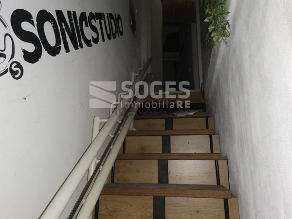 locale commerciale in vendita a Pontassieve