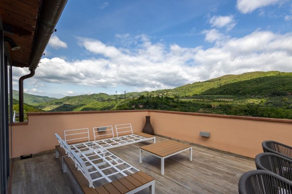 casa indipendente in vendita a Pontassieve